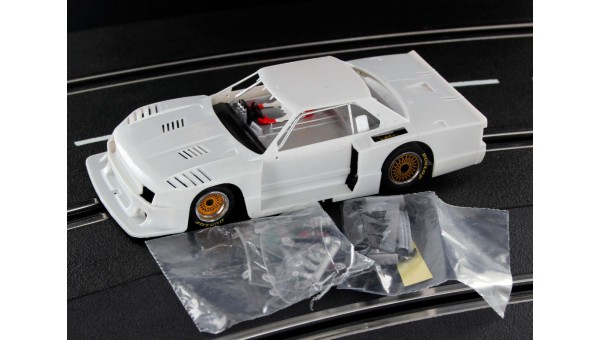 SWKNS - Nissan Skyline Turbo 1982 White Racing Kit de Sideways