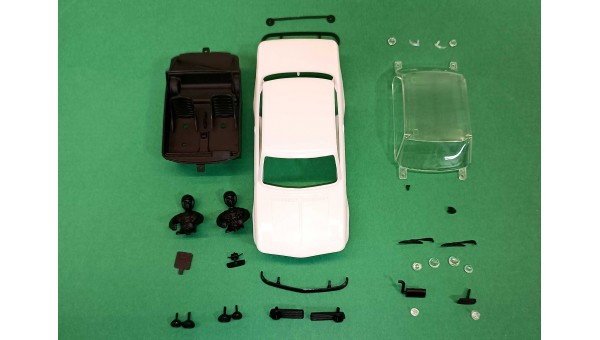 Carrocería en kit blanco para montar BMW 2002i - 20222 Avant Slot